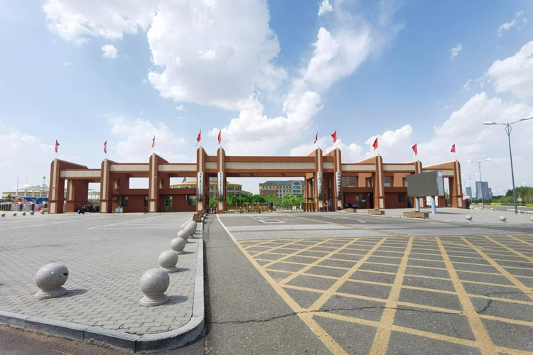 内蒙古鄂尔多斯市第一中学伊金霍洛校区