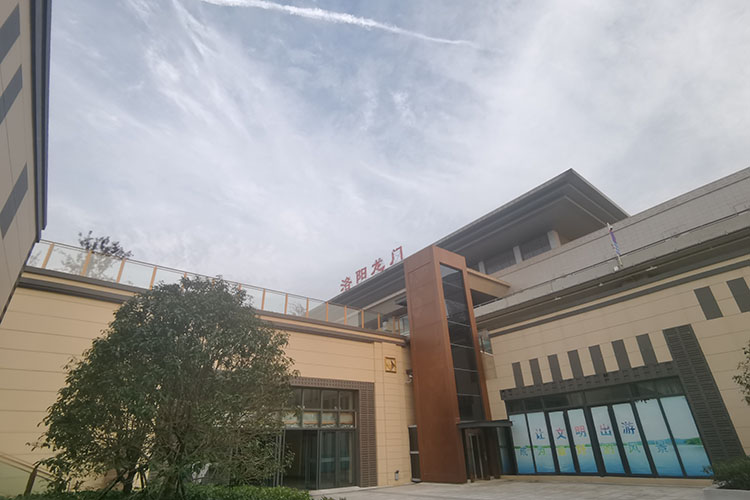 洛阳龙门高铁站